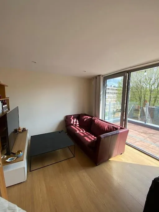 Apartment Top Floor 1Bed Appartement With Balcony, City View London