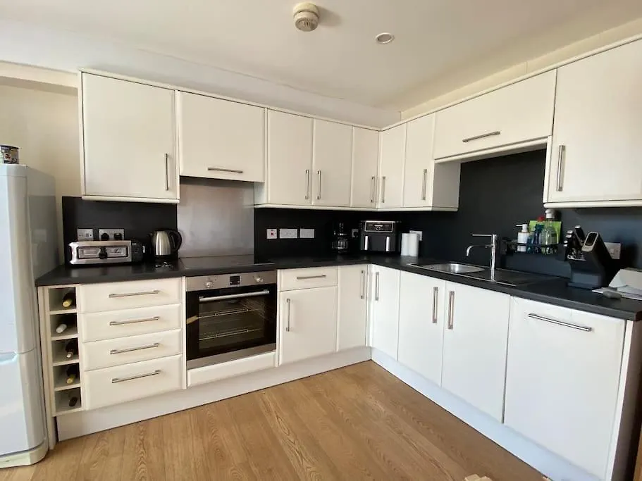 Apartment Top Floor 1Bed Appartement With Balcony, City View London